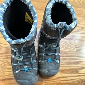 Unisex keen boots